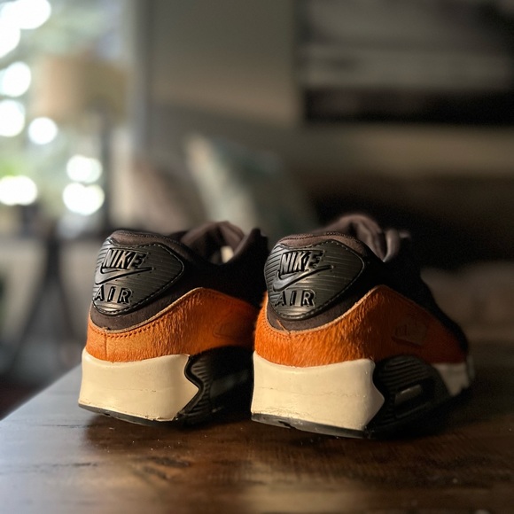 Nike Air Max 90 LX Pony Fur Black US Woman’s Size 7/UK 4.5 - Picture 5 of 5